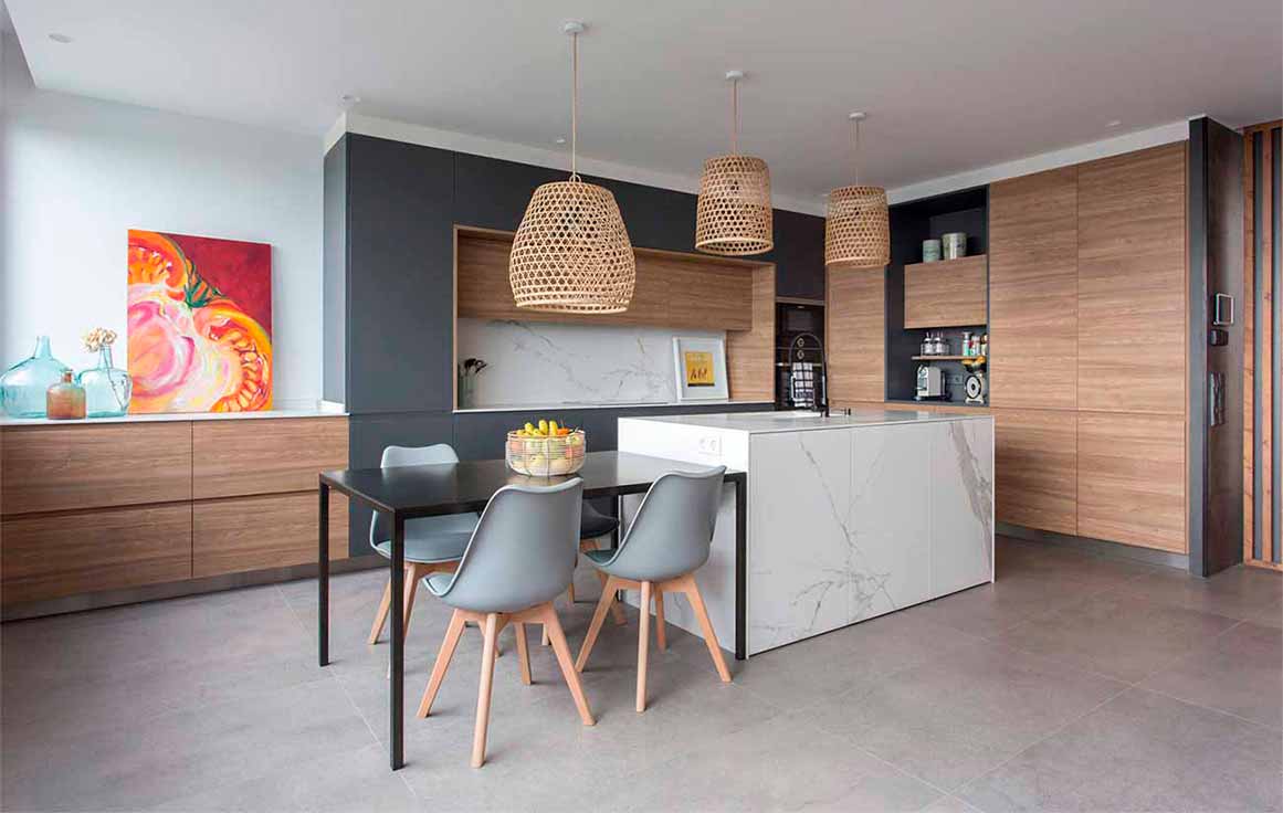 cocinas-de-madera-modernas-con-isla-gelse